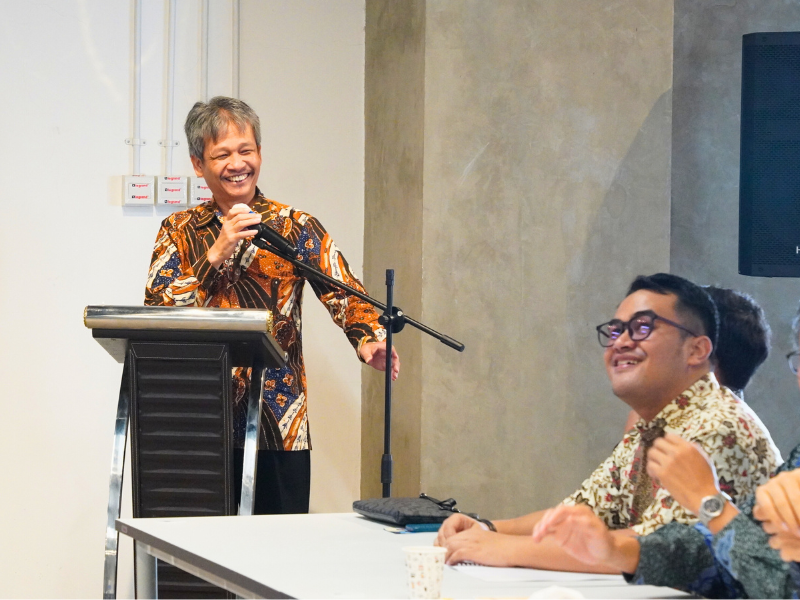 Prof. Dr. Elfahmi, S.Si., M.Si